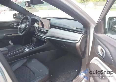 2024 Jeep Compass Latitude 4X4 z USA, uszkodzony, nr VIN 3C4NJDBN4RT117874